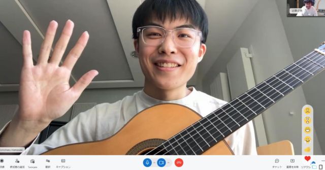 ♪
【嬉しいやりとり】

当教室出身で現在フランスはストラスブールに留学３年目の濵﨑智明くんとインターネット動画でやり取りをした際に嬉しい報告がありました。

「音楽院の学士課程の入学試験に合格しました！」

（これまでも音楽院には別のコースで在学していましたが、よりグレードの高いコースに編入した感じでしょうか）

毎日が充実しているのが笑顔に現れていますね！

いつか日本で演奏してくれることを楽しみに待ちたいと思います。

ココを偶然お通りいただいた皆様も是非彼のこれからに注目＆応援していただけると幸いです。

さて、当教室はとりわけ九州においては音大受験・海外留学対策ができる数少ないギターレッスンを提供しています。

海外留学するには、通常のレッスンの延長ではなかなか得られないワンステップ上の技能が必要とされます。

もし、あなたが

◉これからギターで海外留学したいけど、どのような対策をしたらよいかわからない
◉どのくらい弾ければ海外留学できるのかわからない

などのお悩みをお持ちでしたら、是非一度お問い合わせください。

ワンレッスンからご希望に応じますので、
すでに他の教室で受講されていて、セカンドオピニオンが欲しい方も大丈夫です。

やる気に満ちたあなたのお問い合わせお待ちしております！

#ギターのある生活
#音楽のある生活 
#クラシックギター 
#クラギ好きな人と繋がりたい
#like4likes
#音楽好きなひとと繋がりたい